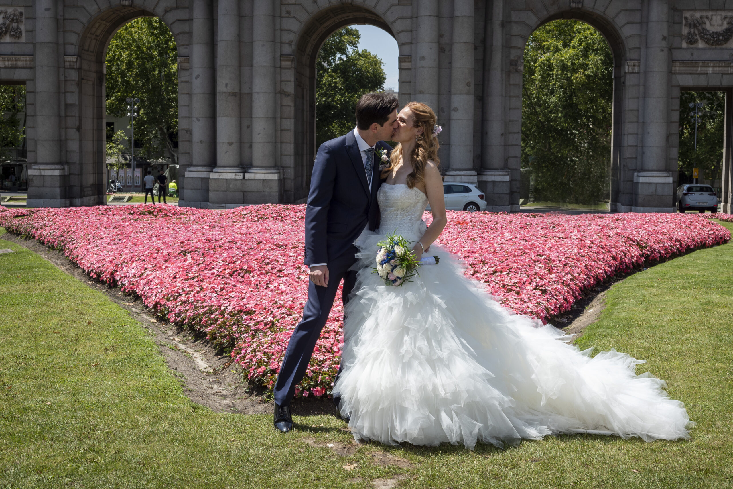 Fotografía de bodas de una pareja en templo de Debod